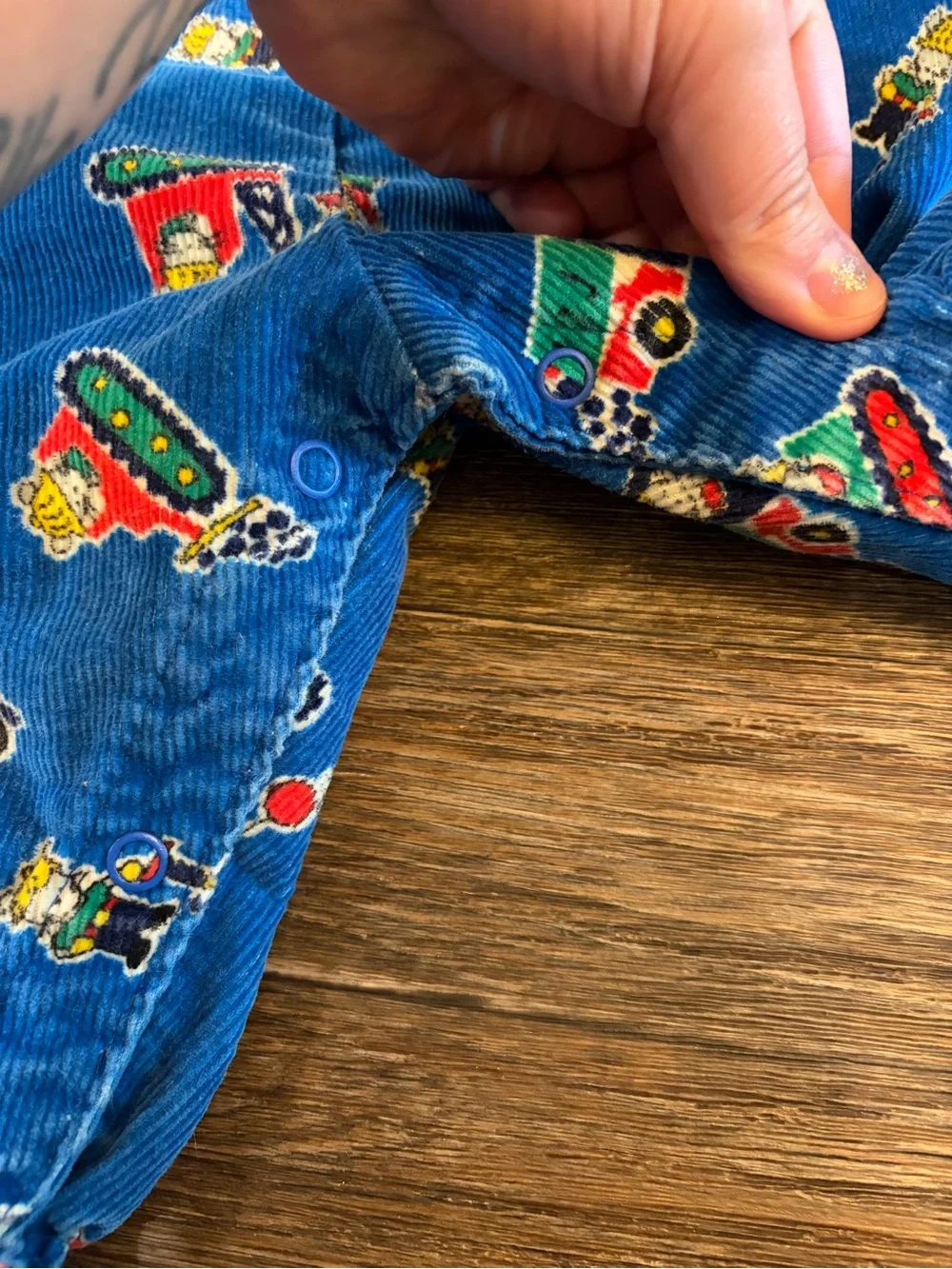 Vintage OshKosh B'Gosh Mice at Work Footie Corduroy Vestbak Overalls 6/9 Month - Picture 3 of 6